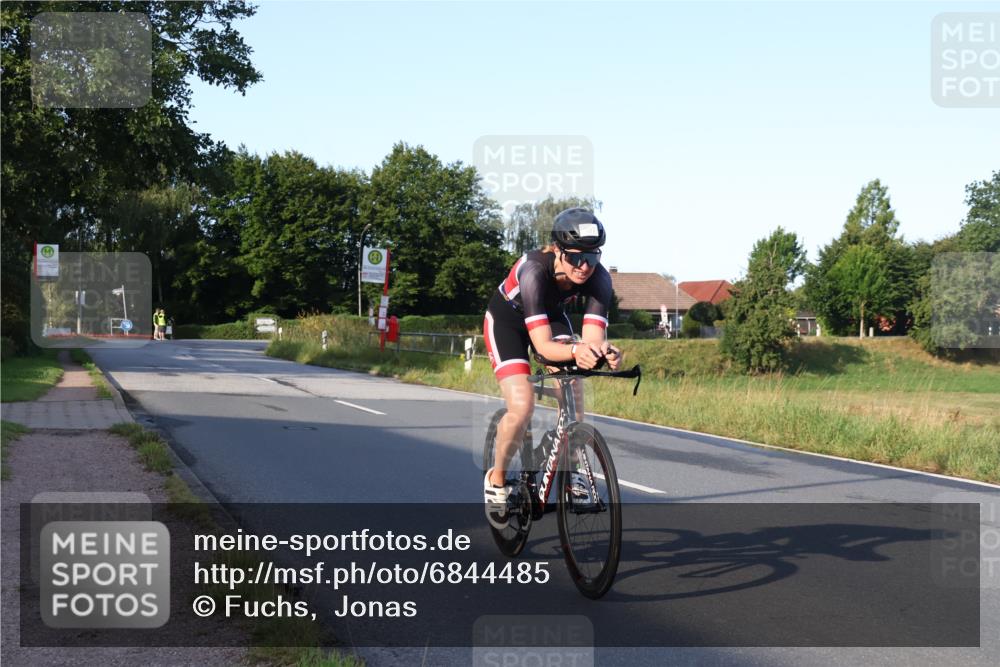 25.08.2024 - Elbe Triathlon Hamburg Fuchs,  Jonas http://msf.ph/oto/6844485 25.08.2024 09:03:46 Radfahren 156, 229, 107 meine-sportfotos.de