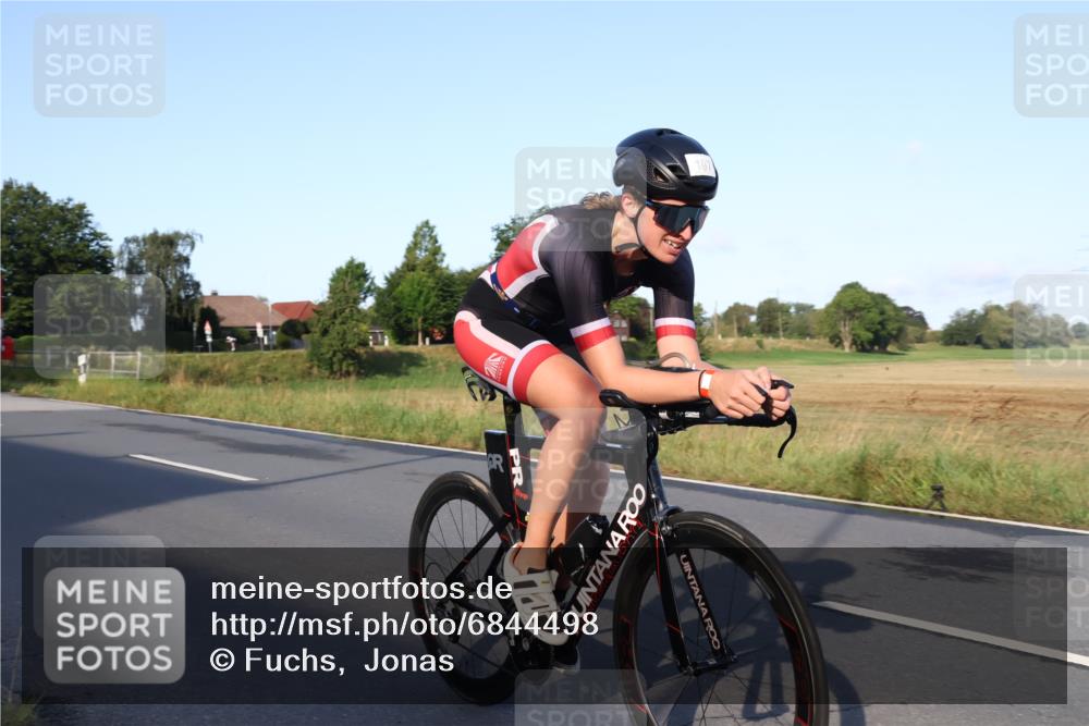25.08.2024 - Elbe Triathlon Hamburg Fuchs,  Jonas http://msf.ph/oto/6844498 25.08.2024 09:03:46 Radfahren 156, 229, 107 meine-sportfotos.de