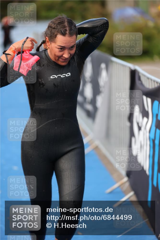 25.08.2024 - Elbe Triathlon Hamburg H.Heesch http://msf.ph/oto/6844499 25.08.2024 08:47:04 Schwimmen 125, 146, 193, 198 meine-sportfotos.de