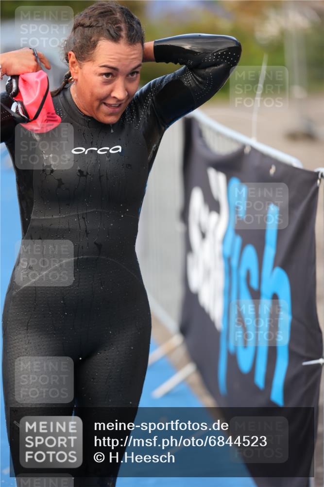 25.08.2024 - Elbe Triathlon Hamburg H.Heesch http://msf.ph/oto/6844523 25.08.2024 08:47:04 Schwimmen 125, 146, 193, 198 meine-sportfotos.de