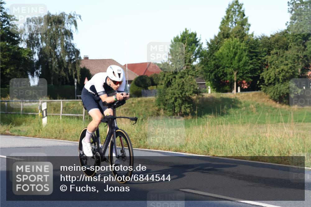 25.08.2024 - Elbe Triathlon Hamburg Fuchs,  Jonas http://msf.ph/oto/6844544 25.08.2024 09:03:56 Radfahren 257, 93 meine-sportfotos.de