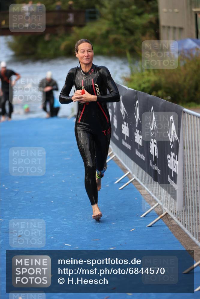 25.08.2024 - Elbe Triathlon Hamburg H.Heesch http://msf.ph/oto/6844570 25.08.2024 08:47:10 Schwimmen 125, 146, 193, 194, 198 meine-sportfotos.de