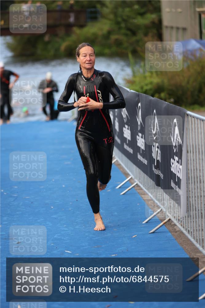 25.08.2024 - Elbe Triathlon Hamburg H.Heesch http://msf.ph/oto/6844575 25.08.2024 08:47:10 Schwimmen 125, 146, 193, 194, 198 meine-sportfotos.de