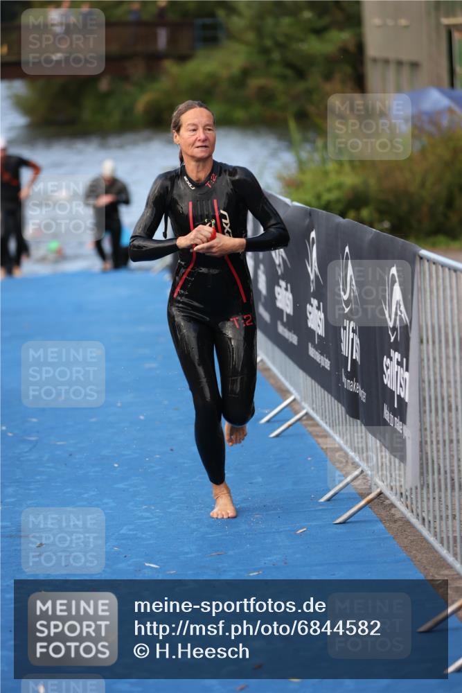 25.08.2024 - Elbe Triathlon Hamburg H.Heesch http://msf.ph/oto/6844582 25.08.2024 08:47:10 Schwimmen 125, 146, 193, 194, 198 meine-sportfotos.de