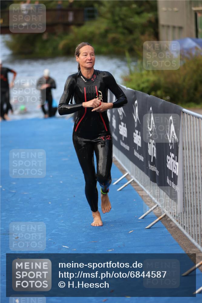25.08.2024 - Elbe Triathlon Hamburg H.Heesch http://msf.ph/oto/6844587 25.08.2024 08:47:10 Schwimmen 125, 146, 193, 194, 198 meine-sportfotos.de