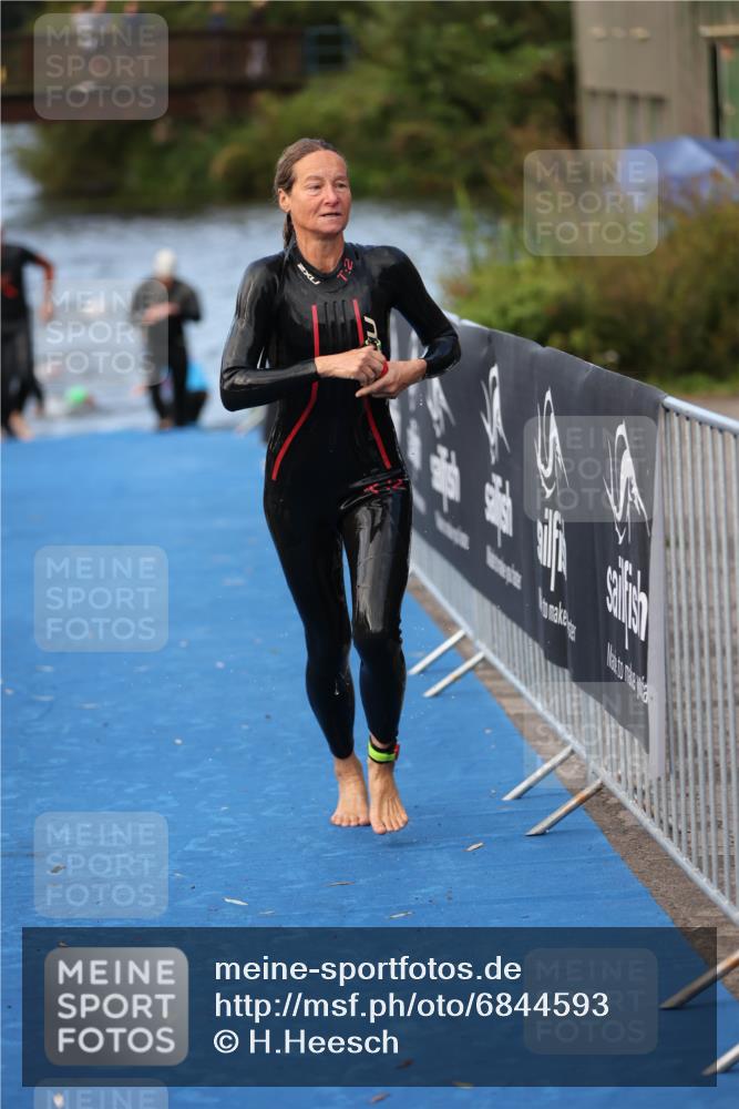 25.08.2024 - Elbe Triathlon Hamburg H.Heesch http://msf.ph/oto/6844593 25.08.2024 08:47:10 Schwimmen 125, 146, 193, 194, 198 meine-sportfotos.de