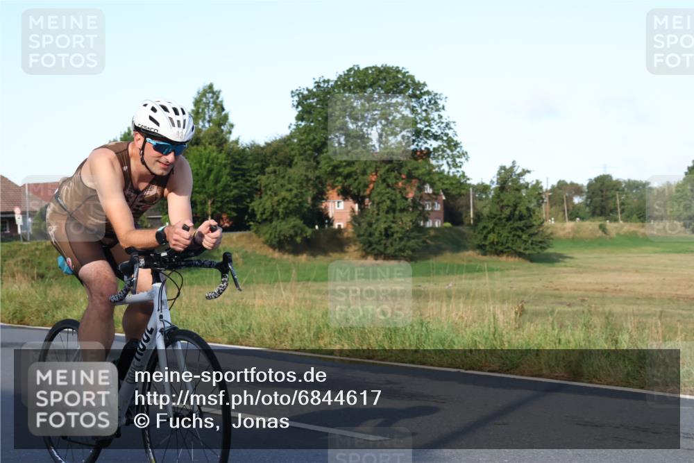 25.08.2024 - Elbe Triathlon Hamburg Fuchs,  Jonas http://msf.ph/oto/6844617 25.08.2024 09:04:01 Radfahren 257, 93, 53, 128 meine-sportfotos.de