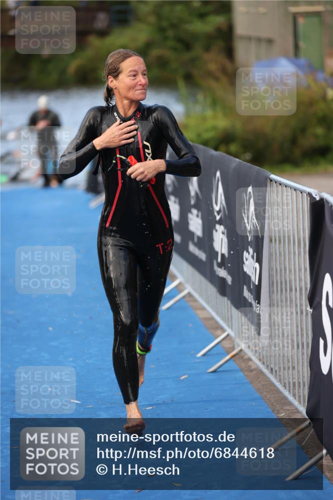 25.08.2024 - Elbe Triathlon Hamburg H.Heesch http://msf.ph/oto/6844618 25.08.2024 08:47:11 Schwimmen 125, 146, 193, 194 meine-sportfotos.de