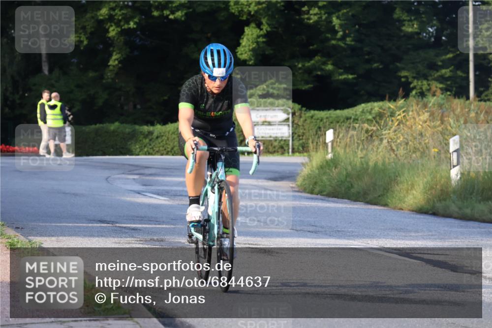 25.08.2024 - Elbe Triathlon Hamburg Fuchs,  Jonas http://msf.ph/oto/6844637 25.08.2024 09:04:03 Radfahren 93, 53, 128 meine-sportfotos.de
