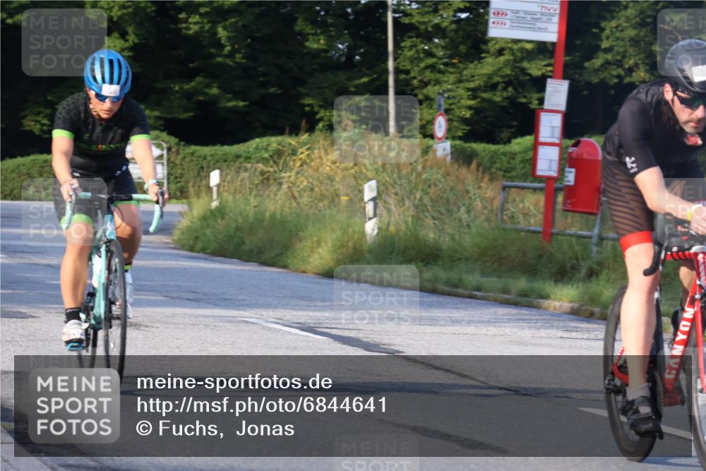 25.08.2024 - Elbe Triathlon Hamburg Fuchs,  Jonas http://msf.ph/oto/6844641 25.08.2024 09:04:03 Radfahren 93, 53, 128 meine-sportfotos.de