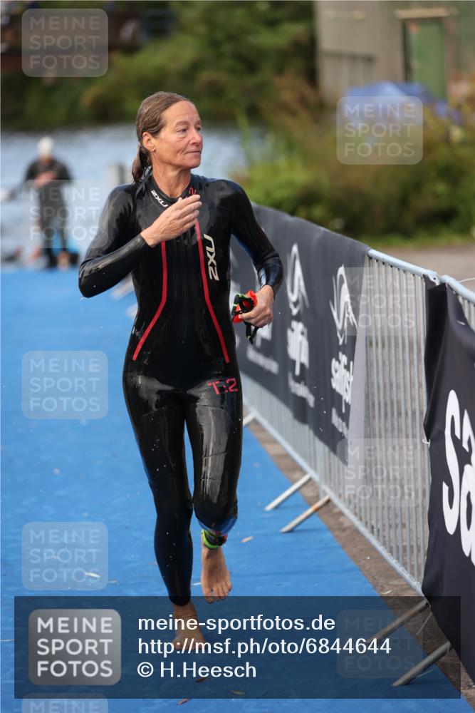 25.08.2024 - Elbe Triathlon Hamburg H.Heesch http://msf.ph/oto/6844644 25.08.2024 08:47:11 Schwimmen 125, 146, 193, 194 meine-sportfotos.de