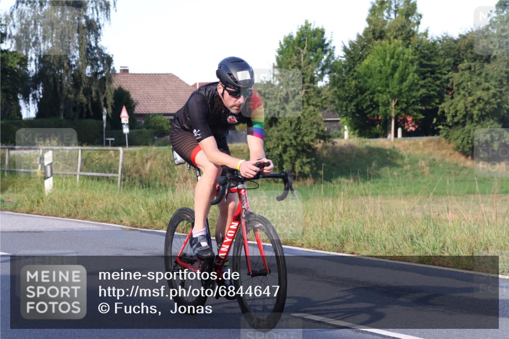 25.08.2024 - Elbe Triathlon Hamburg Fuchs,  Jonas http://msf.ph/oto/6844647 25.08.2024 09:04:04 Radfahren 93, 53, 128 meine-sportfotos.de