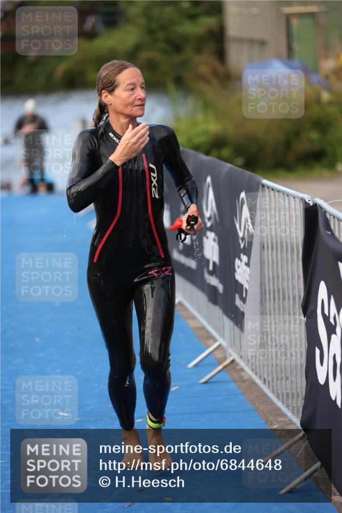25.08.2024 - Elbe Triathlon Hamburg H.Heesch http://msf.ph/oto/6844648 25.08.2024 08:47:11 Schwimmen 125, 146, 193, 194 meine-sportfotos.de