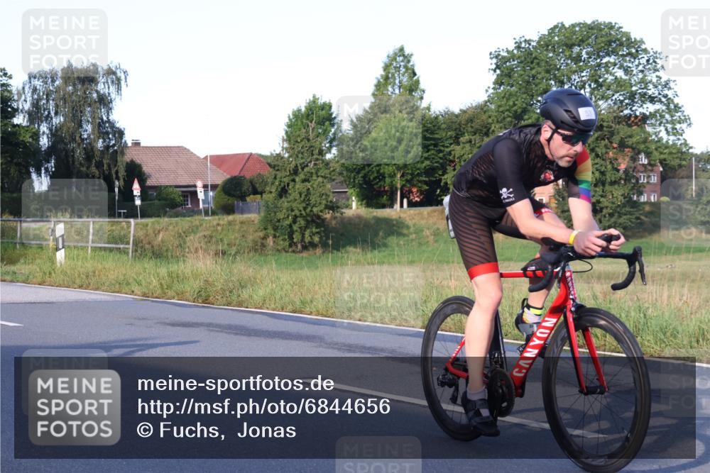 25.08.2024 - Elbe Triathlon Hamburg Fuchs,  Jonas http://msf.ph/oto/6844656 25.08.2024 09:04:04 Radfahren 93, 53, 128 meine-sportfotos.de