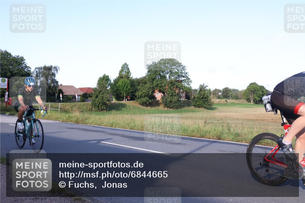 25.08.2024 - Elbe Triathlon Hamburg Fuchs,  Jonas http://msf.ph/oto/6844665 25.08.2024 09:04:05 Radfahren 93, 53, 128, 106 meine-sportfotos.de