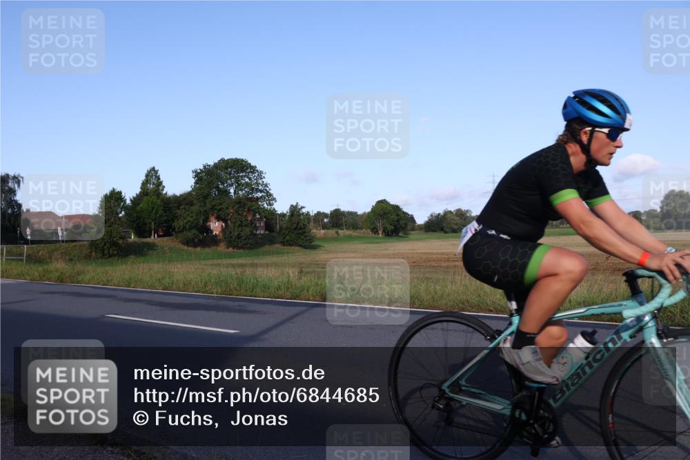 25.08.2024 - Elbe Triathlon Hamburg Fuchs,  Jonas http://msf.ph/oto/6844685 25.08.2024 09:04:05 Radfahren 93, 53, 128, 106 meine-sportfotos.de