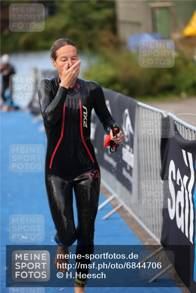 25.08.2024 - Elbe Triathlon Hamburg H.Heesch http://msf.ph/oto/6844706 25.08.2024 08:47:11 Schwimmen 125, 146, 193, 194 meine-sportfotos.de