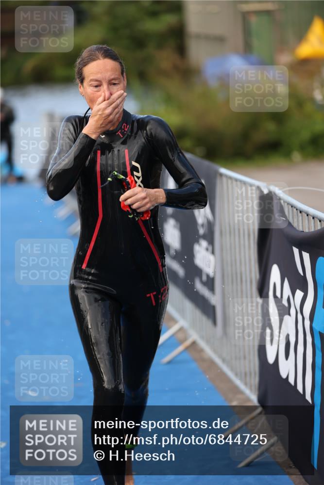 25.08.2024 - Elbe Triathlon Hamburg H.Heesch http://msf.ph/oto/6844725 25.08.2024 08:47:11 Schwimmen 125, 146, 193, 194 meine-sportfotos.de