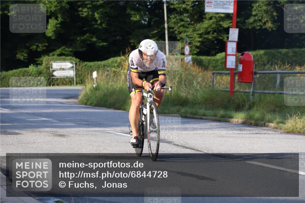 25.08.2024 - Elbe Triathlon Hamburg Fuchs,  Jonas http://msf.ph/oto/6844728 25.08.2024 09:04:28 Radfahren 73 meine-sportfotos.de