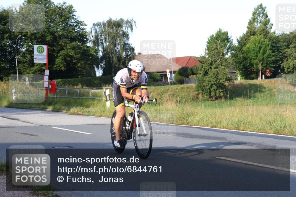 25.08.2024 - Elbe Triathlon Hamburg Fuchs,  Jonas http://msf.ph/oto/6844761 25.08.2024 09:04:28 Radfahren 73 meine-sportfotos.de