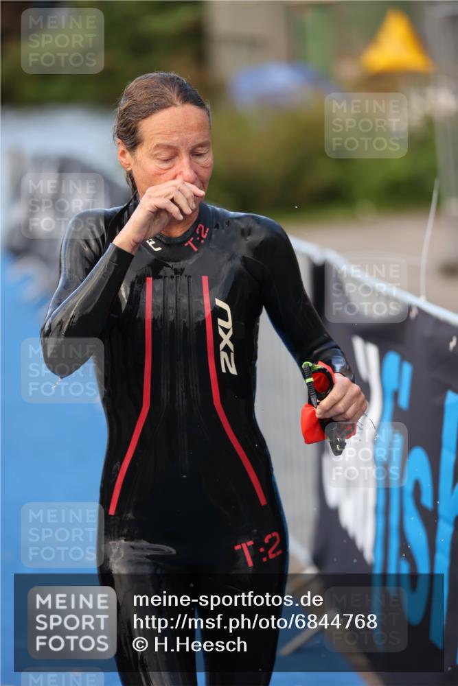 25.08.2024 - Elbe Triathlon Hamburg H.Heesch http://msf.ph/oto/6844768 25.08.2024 08:47:12 Schwimmen 125, 146, 193, 194 meine-sportfotos.de