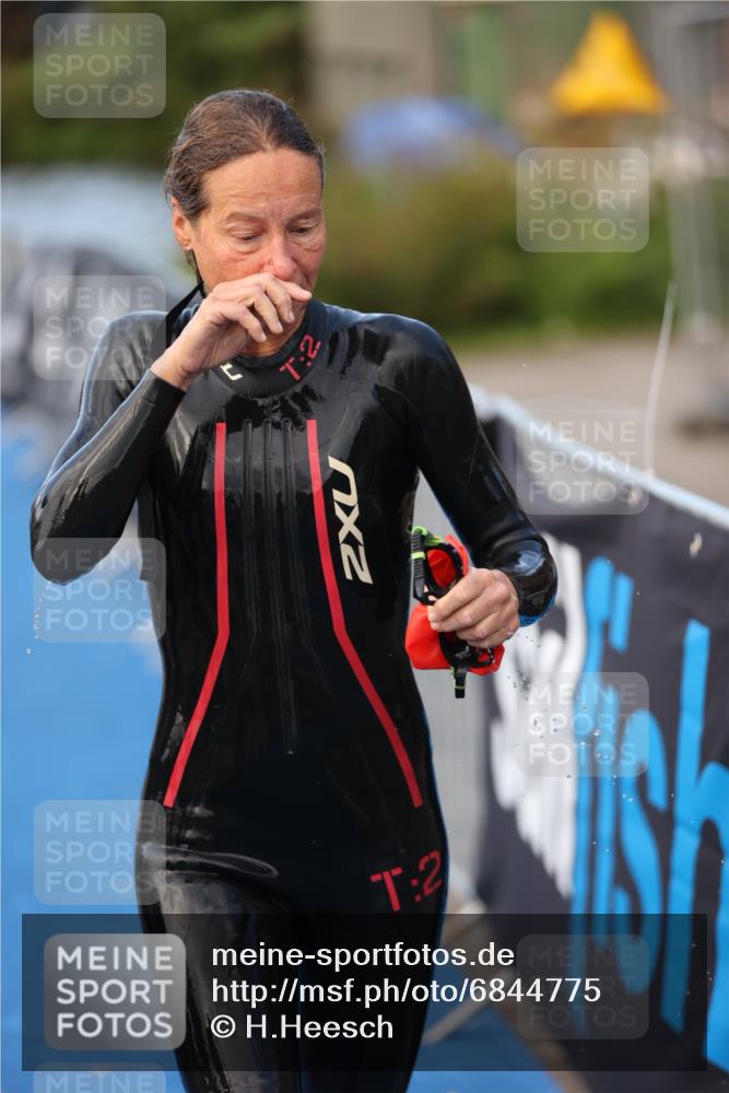 25.08.2024 - Elbe Triathlon Hamburg H.Heesch http://msf.ph/oto/6844775 25.08.2024 08:47:12 Schwimmen 125, 146, 193, 194 meine-sportfotos.de