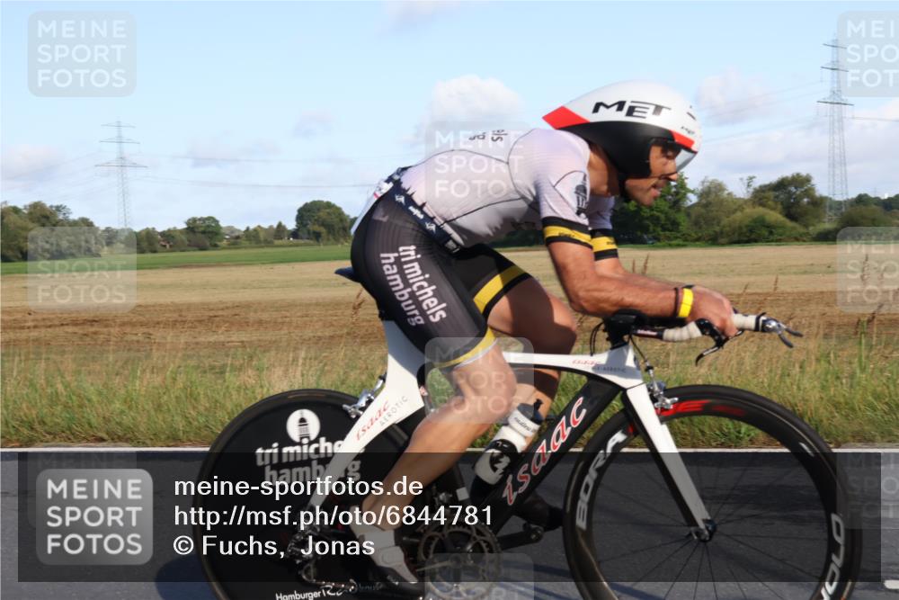25.08.2024 - Elbe Triathlon Hamburg Fuchs,  Jonas http://msf.ph/oto/6844781 25.08.2024 09:04:29 Radfahren 73 meine-sportfotos.de