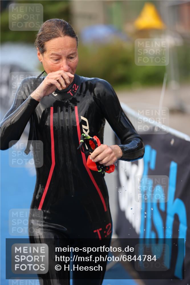25.08.2024 - Elbe Triathlon Hamburg H.Heesch http://msf.ph/oto/6844784 25.08.2024 08:47:12 Schwimmen 125, 146, 193, 194 meine-sportfotos.de