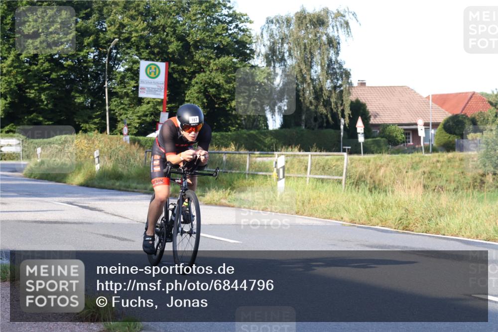 25.08.2024 - Elbe Triathlon Hamburg Fuchs,  Jonas http://msf.ph/oto/6844796 25.08.2024 09:04:46 Radfahren 187 meine-sportfotos.de