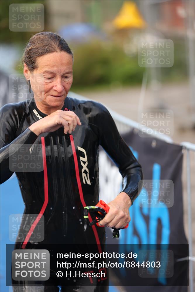 25.08.2024 - Elbe Triathlon Hamburg H.Heesch http://msf.ph/oto/6844803 25.08.2024 08:47:12 Schwimmen 125, 146, 193, 194 meine-sportfotos.de