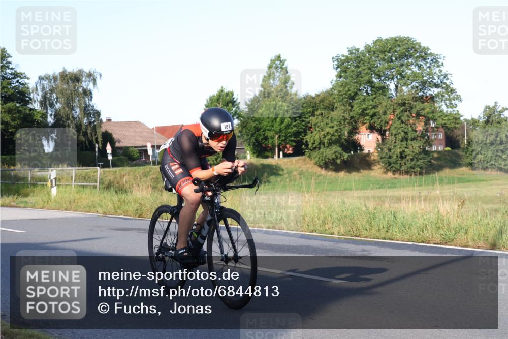 25.08.2024 - Elbe Triathlon Hamburg Fuchs,  Jonas http://msf.ph/oto/6844813 25.08.2024 09:04:46 Radfahren 187 meine-sportfotos.de