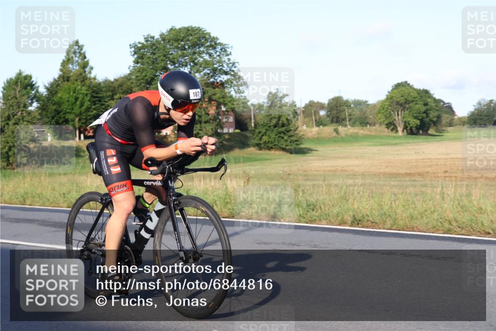 25.08.2024 - Elbe Triathlon Hamburg Fuchs,  Jonas http://msf.ph/oto/6844816 25.08.2024 09:04:47 Radfahren 187 meine-sportfotos.de