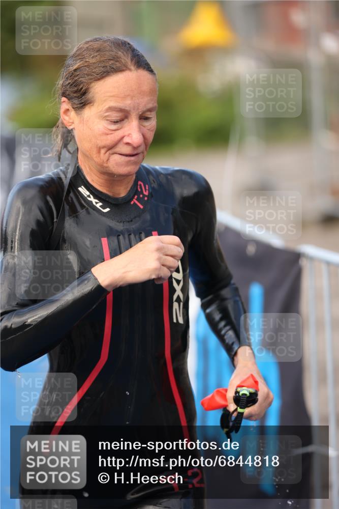 25.08.2024 - Elbe Triathlon Hamburg H.Heesch http://msf.ph/oto/6844818 25.08.2024 08:47:12 Schwimmen 125, 146, 193, 194 meine-sportfotos.de
