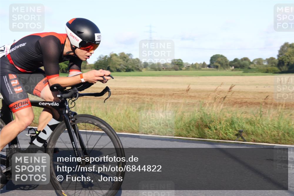25.08.2024 - Elbe Triathlon Hamburg Fuchs,  Jonas http://msf.ph/oto/6844822 25.08.2024 09:04:47 Radfahren 187 meine-sportfotos.de