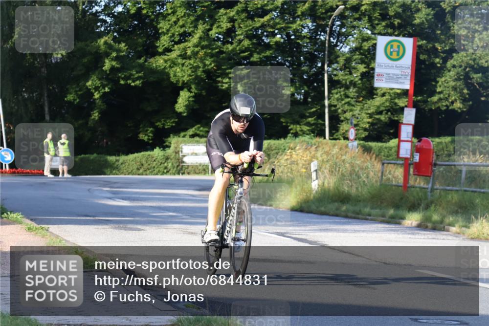 25.08.2024 - Elbe Triathlon Hamburg Fuchs,  Jonas http://msf.ph/oto/6844831 25.08.2024 09:05:00 Radfahren 164 meine-sportfotos.de
