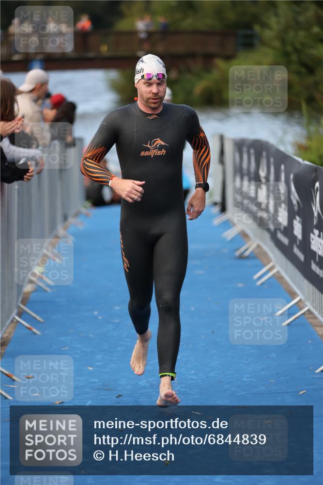 25.08.2024 - Elbe Triathlon Hamburg H.Heesch http://msf.ph/oto/6844839 25.08.2024 08:47:17 Schwimmen 122, 125, 146, 165, 193, 194 meine-sportfotos.de