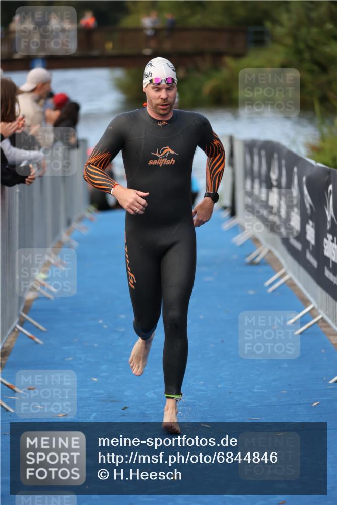 25.08.2024 - Elbe Triathlon Hamburg H.Heesch http://msf.ph/oto/6844846 25.08.2024 08:47:17 Schwimmen 122, 125, 146, 165, 193, 194 meine-sportfotos.de