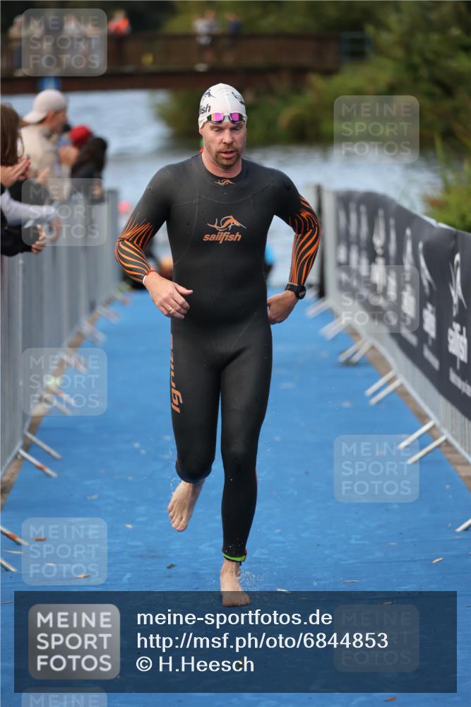 25.08.2024 - Elbe Triathlon Hamburg H.Heesch http://msf.ph/oto/6844853 25.08.2024 08:47:17 Schwimmen 122, 125, 146, 165, 193, 194 meine-sportfotos.de