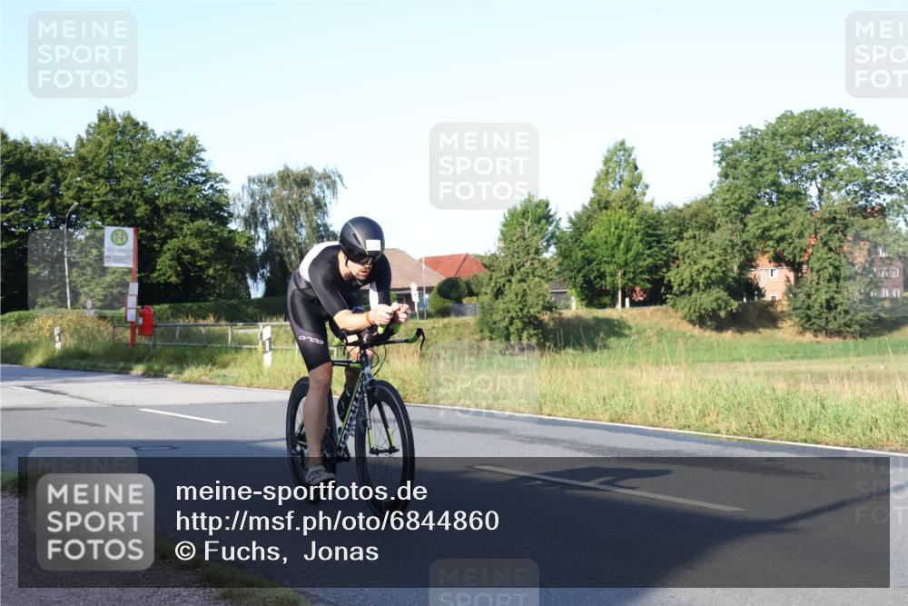25.08.2024 - Elbe Triathlon Hamburg Fuchs,  Jonas http://msf.ph/oto/6844860 25.08.2024 09:05:00 Radfahren 164 meine-sportfotos.de