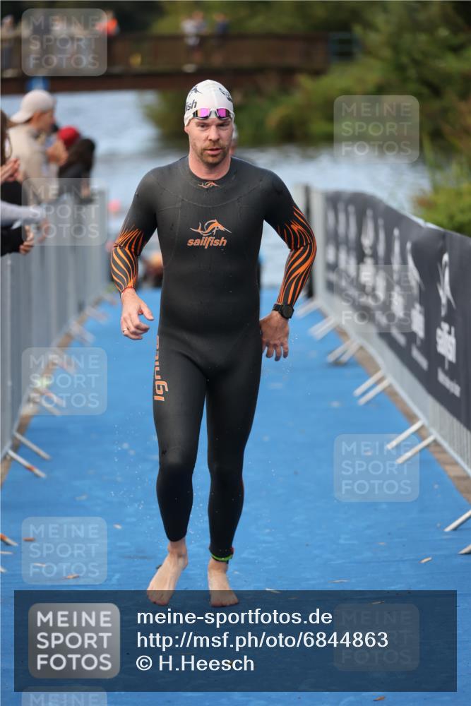 25.08.2024 - Elbe Triathlon Hamburg H.Heesch http://msf.ph/oto/6844863 25.08.2024 08:47:17 Schwimmen 122, 125, 146, 165, 193, 194 meine-sportfotos.de