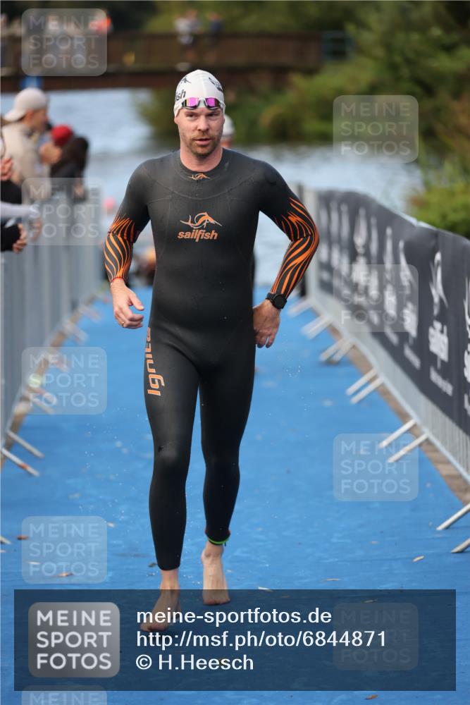 25.08.2024 - Elbe Triathlon Hamburg H.Heesch http://msf.ph/oto/6844871 25.08.2024 08:47:17 Schwimmen 122, 125, 146, 165, 193, 194 meine-sportfotos.de