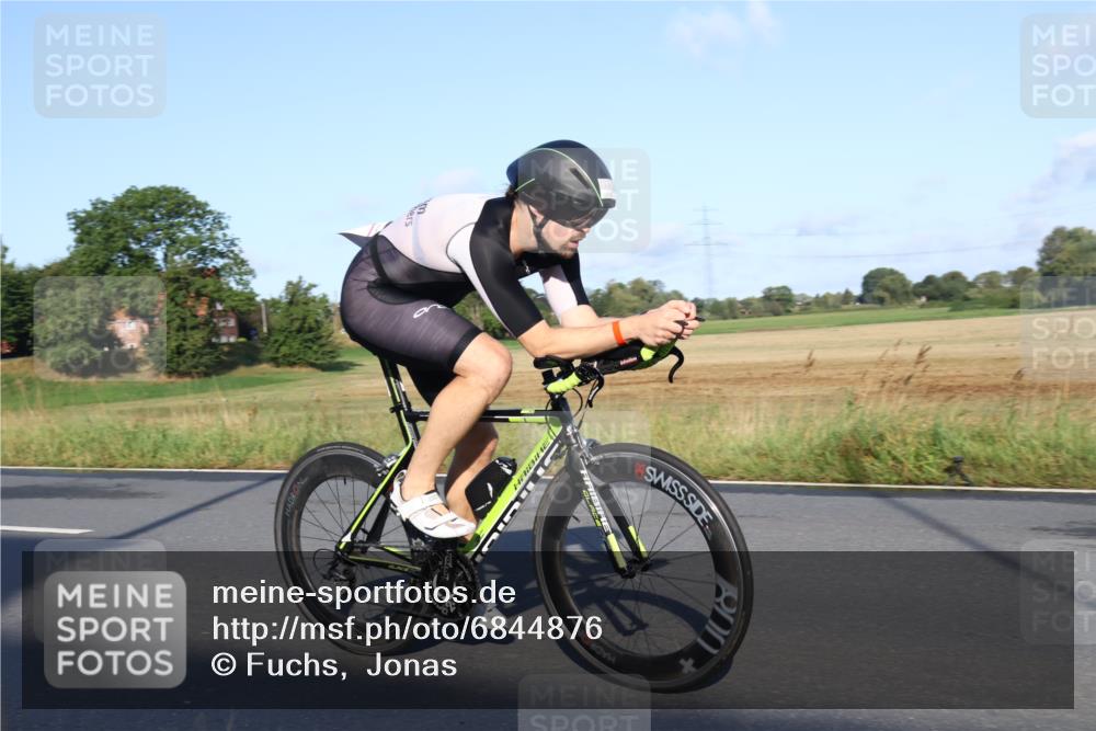 25.08.2024 - Elbe Triathlon Hamburg Fuchs,  Jonas http://msf.ph/oto/6844876 25.08.2024 09:05:01 Radfahren 164 meine-sportfotos.de