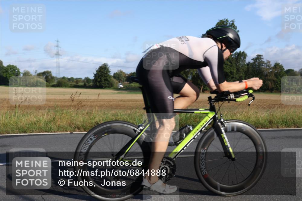 25.08.2024 - Elbe Triathlon Hamburg Fuchs,  Jonas http://msf.ph/oto/6844888 25.08.2024 09:05:01 Radfahren 164 meine-sportfotos.de