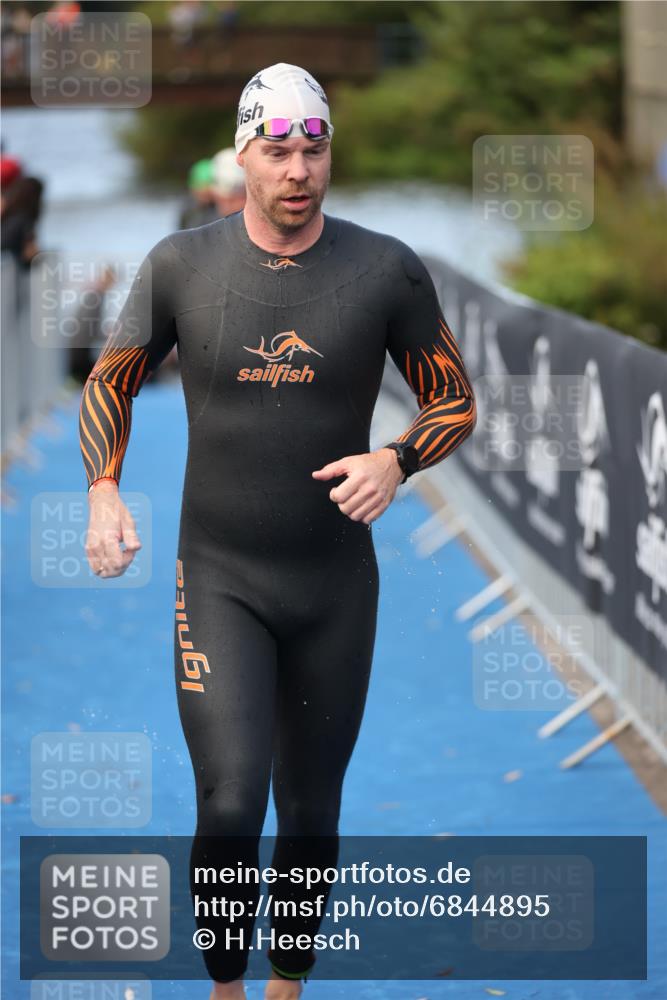 25.08.2024 - Elbe Triathlon Hamburg H.Heesch http://msf.ph/oto/6844895 25.08.2024 08:47:18 Schwimmen 119, 122, 125, 165, 193, 194 meine-sportfotos.de