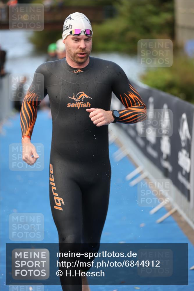 25.08.2024 - Elbe Triathlon Hamburg H.Heesch http://msf.ph/oto/6844912 25.08.2024 08:47:18 Schwimmen 119, 122, 125, 165, 193, 194 meine-sportfotos.de