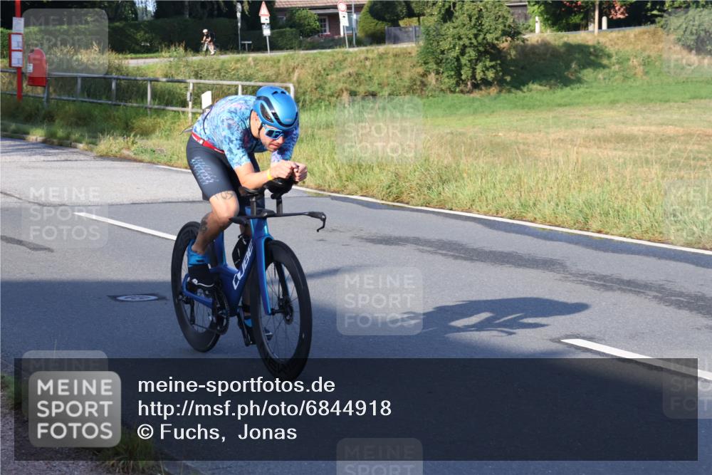 25.08.2024 - Elbe Triathlon Hamburg Fuchs,  Jonas http://msf.ph/oto/6844918 25.08.2024 09:05:17 Radfahren 71 meine-sportfotos.de