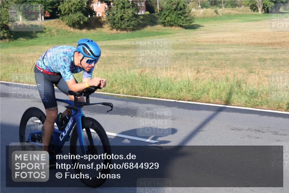 25.08.2024 - Elbe Triathlon Hamburg Fuchs,  Jonas http://msf.ph/oto/6844929 25.08.2024 09:05:17 Radfahren 71 meine-sportfotos.de