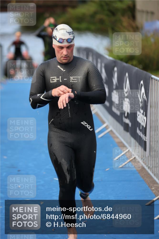 25.08.2024 - Elbe Triathlon Hamburg H.Heesch http://msf.ph/oto/6844960 25.08.2024 08:47:21 Schwimmen 119, 122, 125, 137, 165, 193, 194 meine-sportfotos.de
