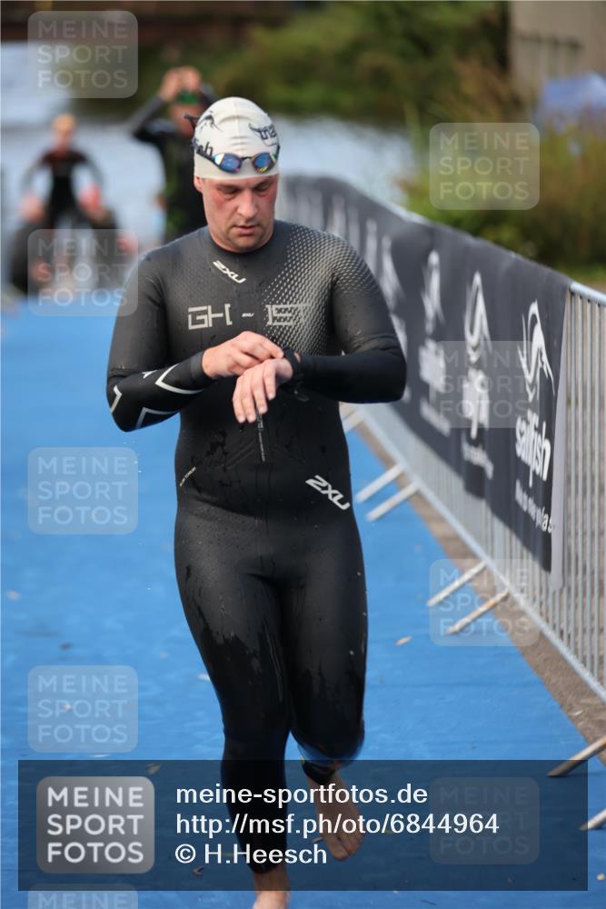 25.08.2024 - Elbe Triathlon Hamburg H.Heesch http://msf.ph/oto/6844964 25.08.2024 08:47:21 Schwimmen 119, 122, 125, 137, 165, 193, 194 meine-sportfotos.de
