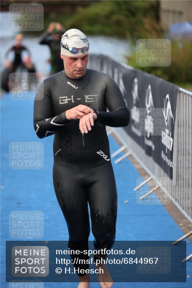 25.08.2024 - Elbe Triathlon Hamburg H.Heesch http://msf.ph/oto/6844967 25.08.2024 08:47:21 Schwimmen 119, 122, 125, 137, 165, 193, 194 meine-sportfotos.de